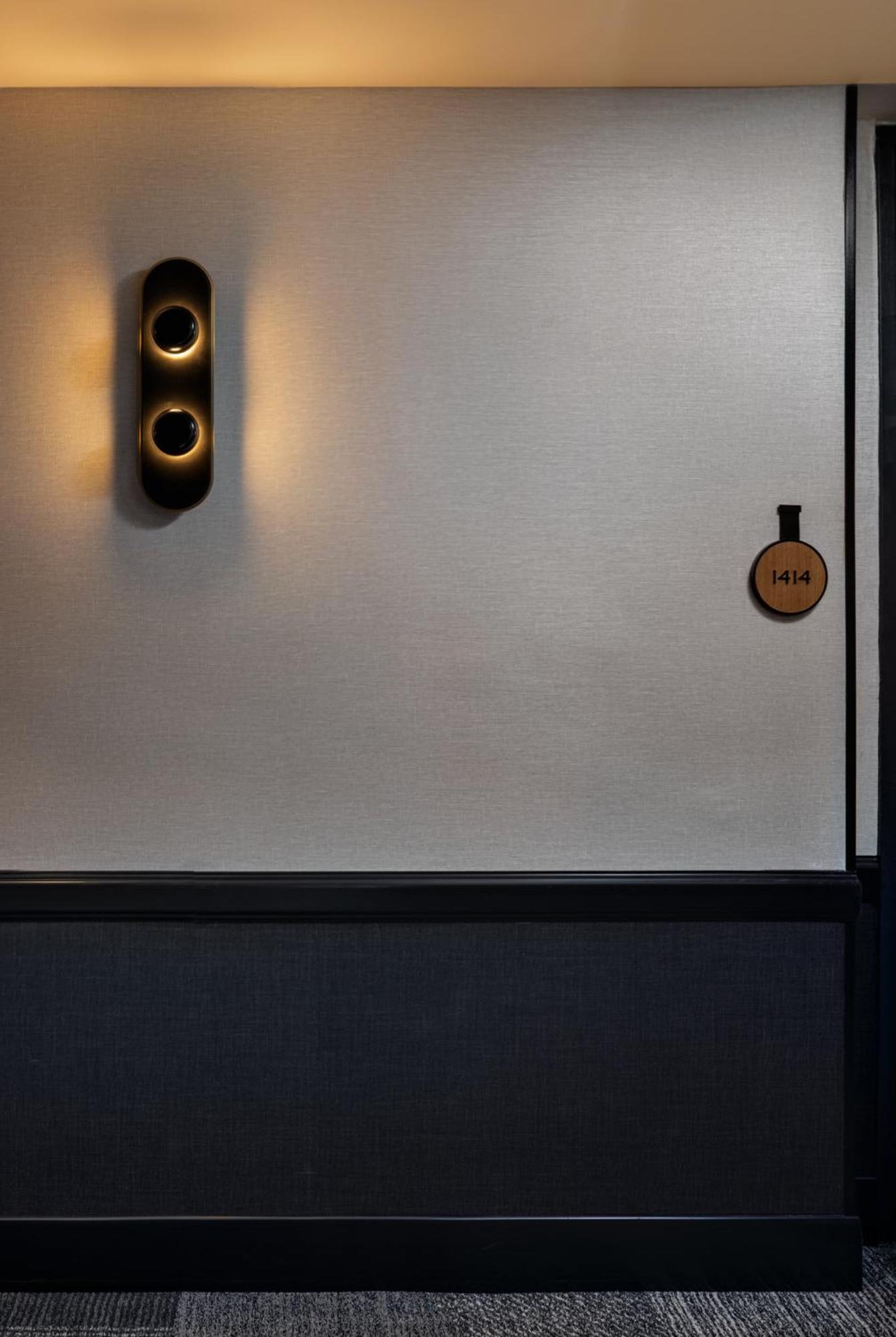Отель Kimpton Theta New York - Times Square By Ihg Экстерьер фото A room number on a door