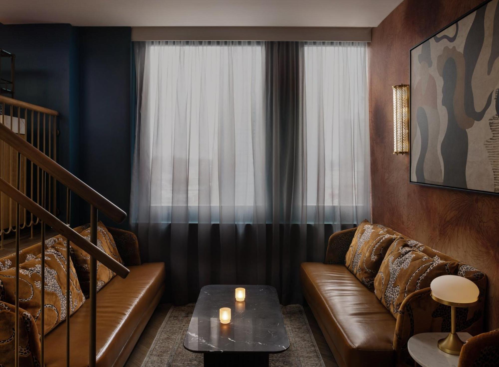 Отель Kimpton Theta New York - Times Square By Ihg Экстерьер фото The interior of the restaurant