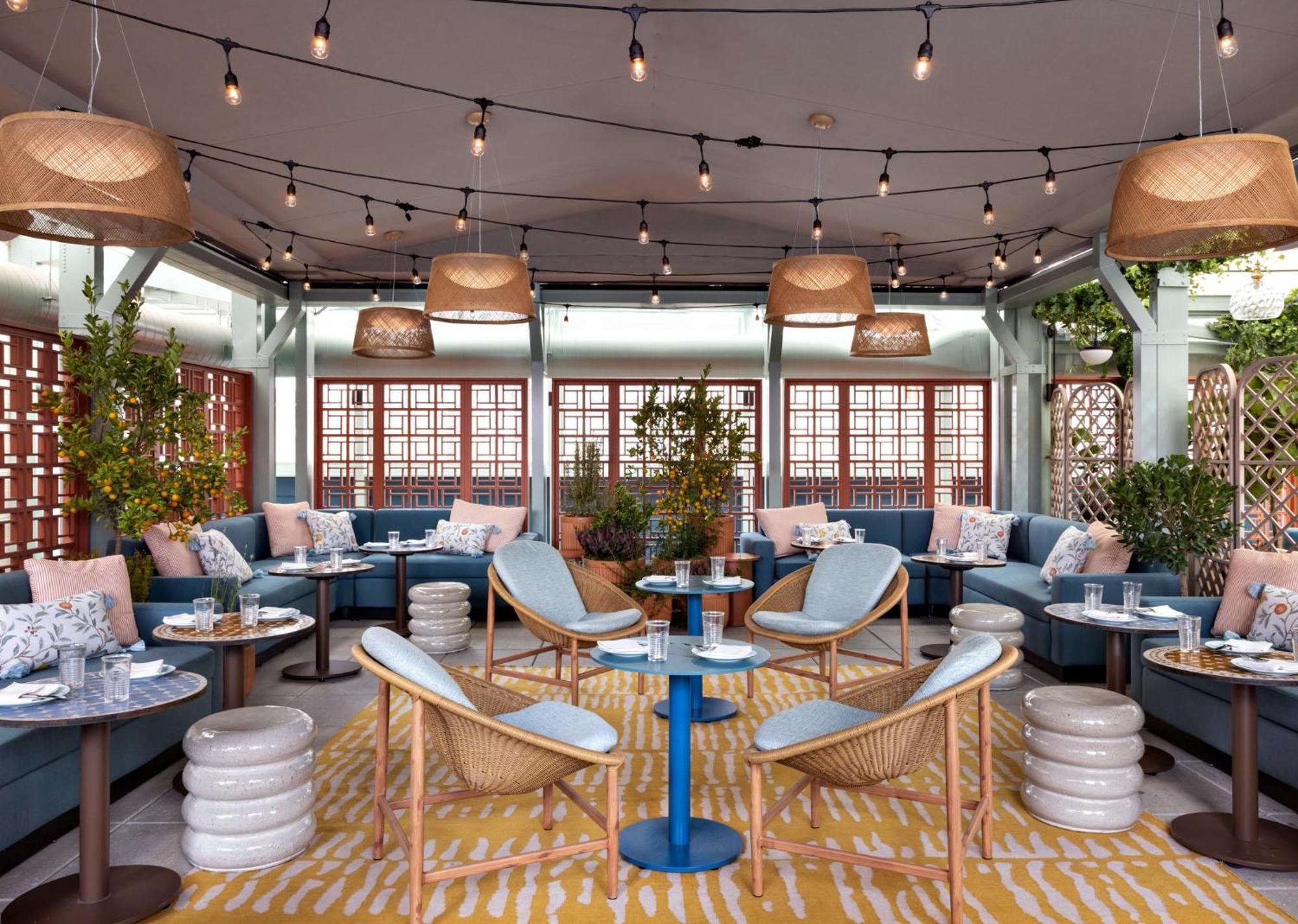 Отель Kimpton Theta New York - Times Square By Ihg Экстерьер фото The Terrace at The Standard East Village