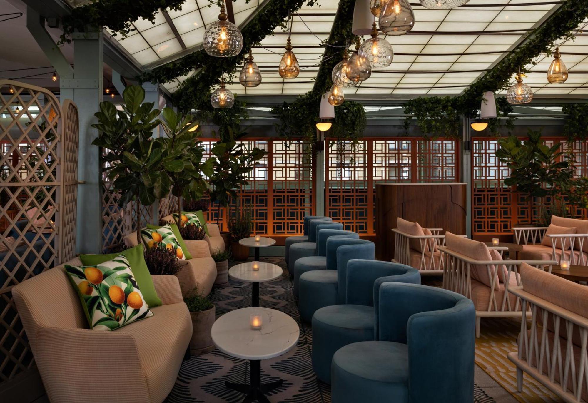 Отель Kimpton Theta New York - Times Square By Ihg Экстерьер фото The Terrace at The Standard East Village