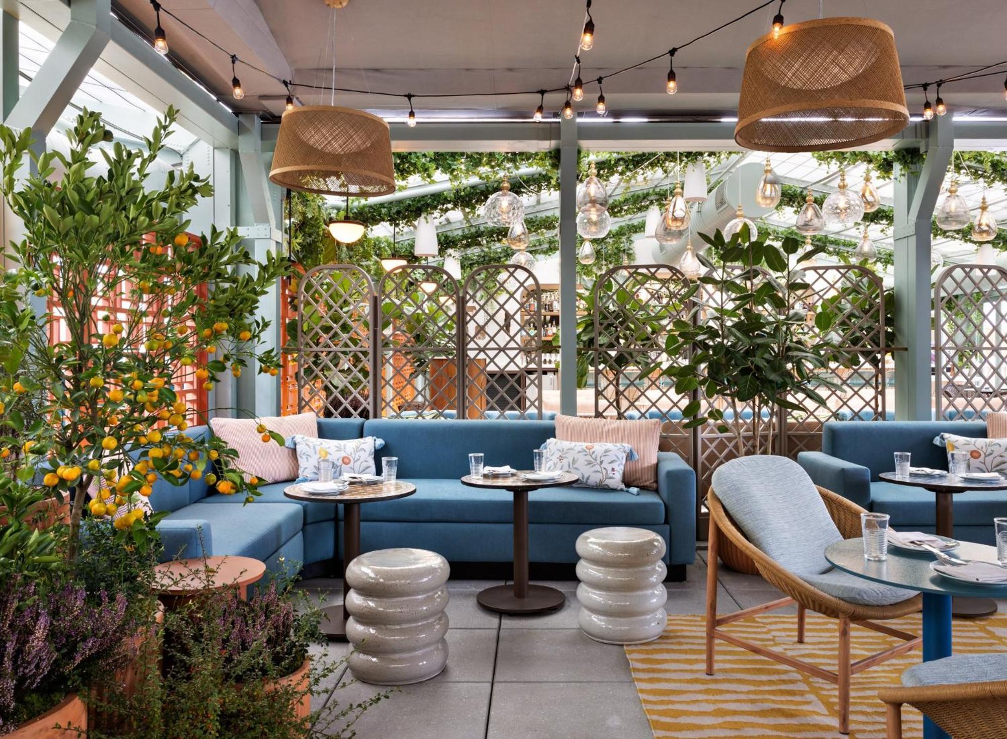Отель Kimpton Theta New York - Times Square By Ihg Экстерьер фото The Terrace at The Standard London